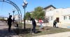 14 апреля отложив на время привычные обязанности, сотрудники администрации п. Михайловский вышли на улицу и привели в порядок прилегающую к зданию администрации территорию, а также детскую площадку м-на Солнечный.